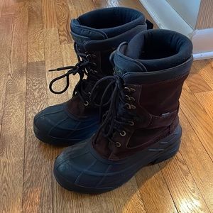 Mens size 8 Kamik Waterproof / Thinsulate Boots.